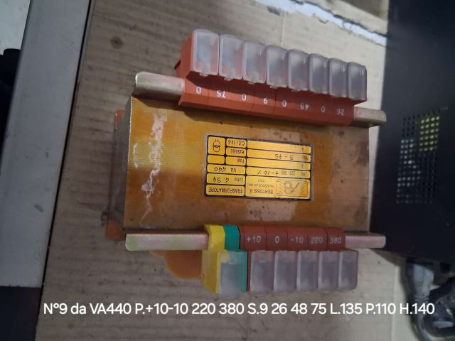 TRASFORMATORE DA VA.440 PRI. 220 380 SEC. 9 26 48 75 LUN.135 PRF.110 ALT.140